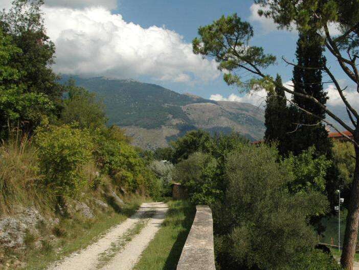 Pedalando tra le cascate