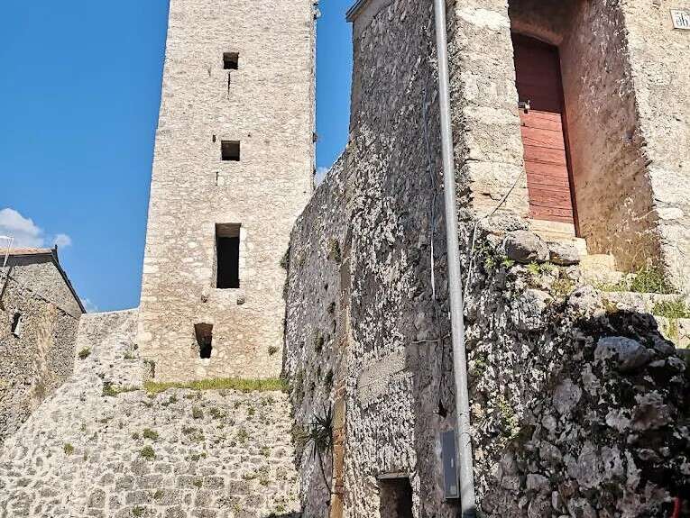 Borgo Medievale e la Torre Civica - Colle San Magno