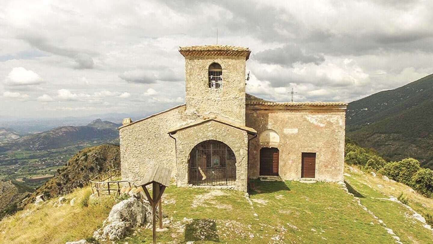 chiesa-di-santa-maria-assunta-in-cielo-colle-san-magno