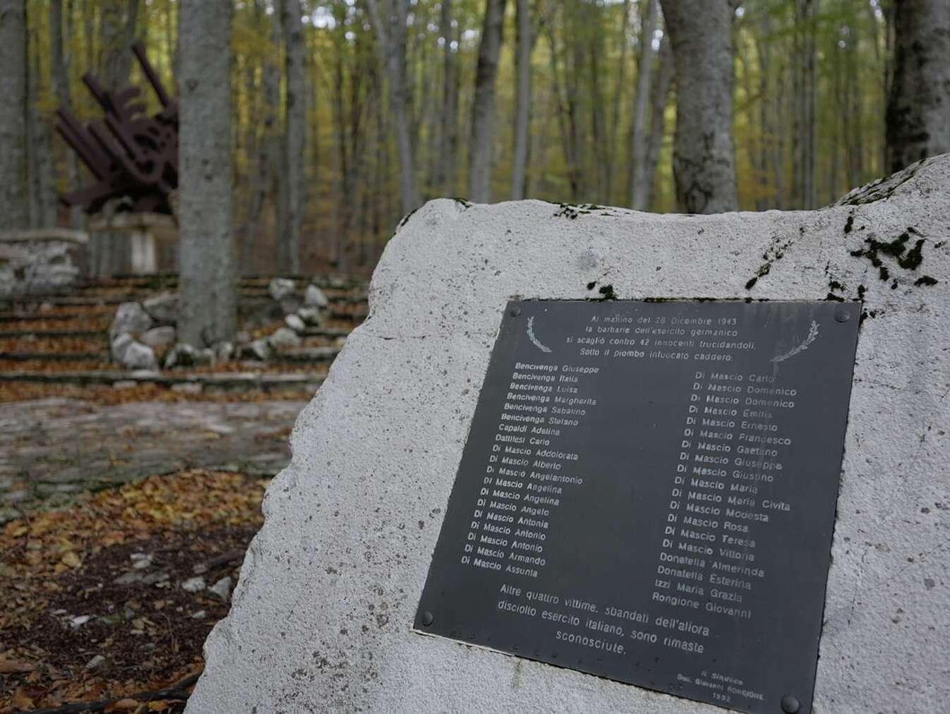 Sacrario dei Martiri di Colle Lungo e monumento di Umberto Mastroianni - Vallerotonda