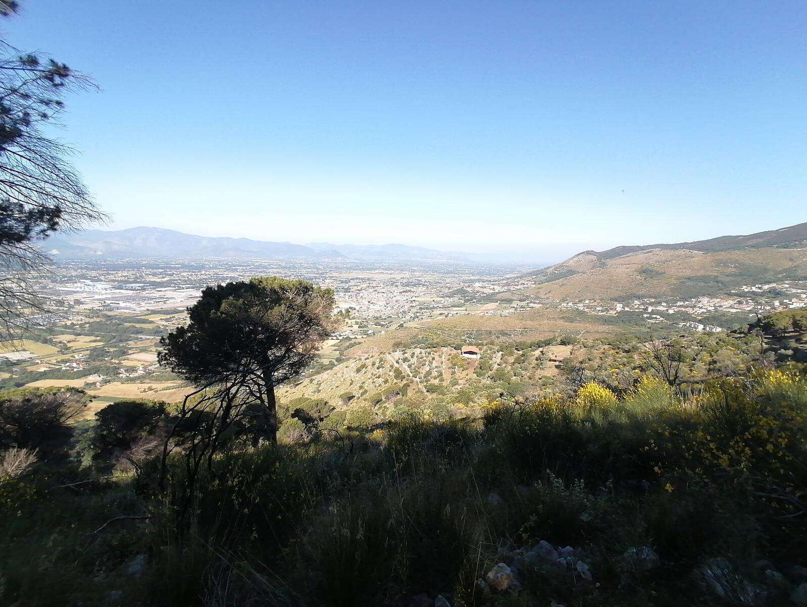 Salita verso Montecassino - Villa Santa Lucia